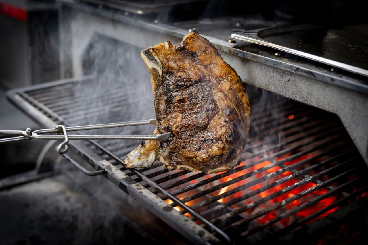 Lecker Essen im Retaurant Almgrill